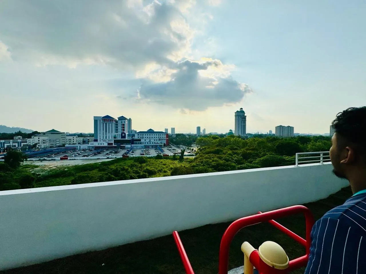Daire Luxury Family Fun Suites - Infinity Pool, Ps5, Private-Cinema With Balcony M1 Bukit Mertajam Malezya
