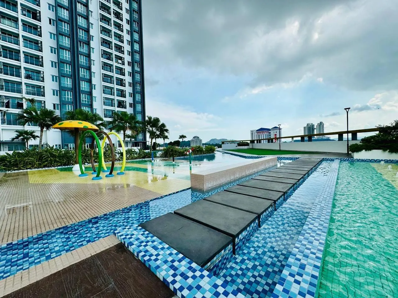 Luxury Family Fun Suites - Infinity Pool, Ps5, Private-Cinema With Balcony M1 Bukit Mertajam Malezya