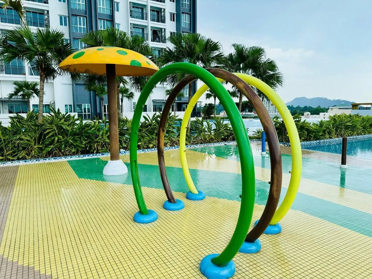 Luxury Family Fun Suites - Infinity Pool, Ps5, Private-Cinema With Balcony M1 메르타잠 아파트